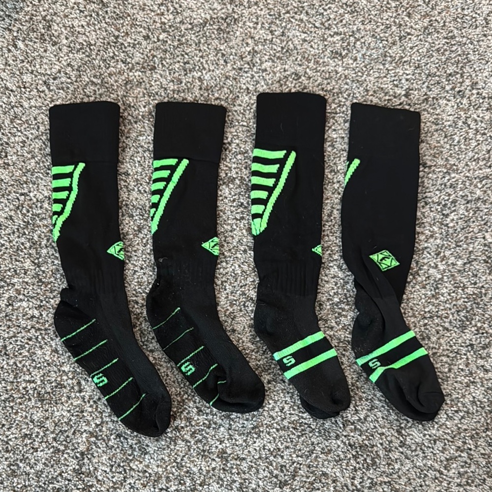 2 pairs of Black and Green kids athletic Socks